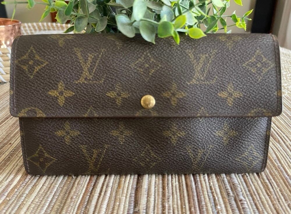 Louis Vuitton Monogram Sarah long wallet on chain VTG Super Clean!